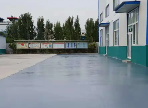 阜新彩色路面喷涂翻新的材料对冬季